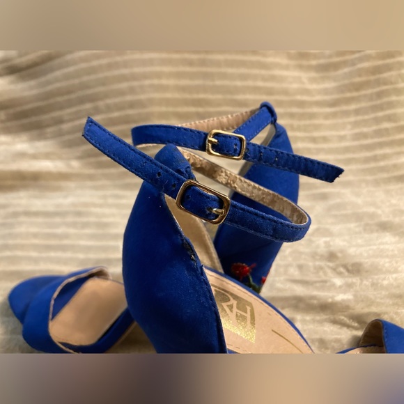 FRH Hazel Faux Suede Block Heels Floral Embroidered Open Toe Ankle Strap Sz 8.5 - Picture 15 of 16